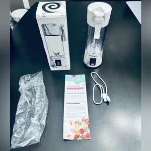 Blendjet Portable Blender .. NEW